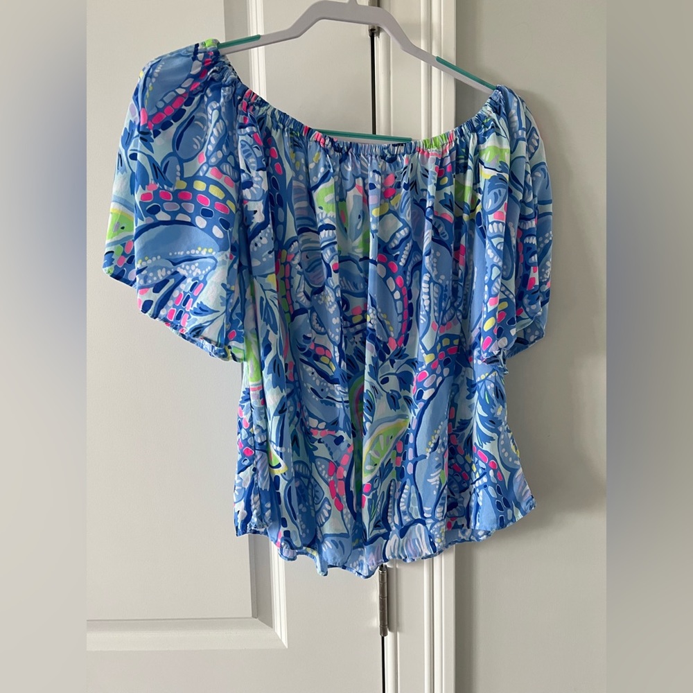 Lilly Pulitzer off shoulder shirt